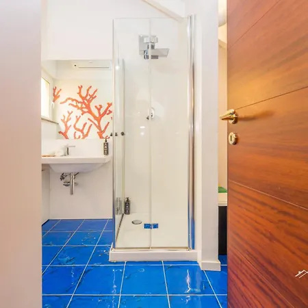 Aquarium 5'| 1br | A/c| By Tilo