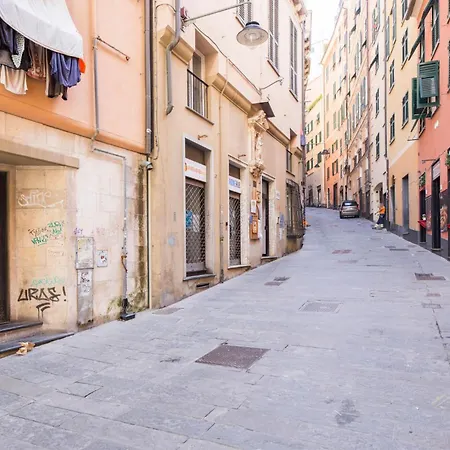 Aquarium 5'| 1br | A/c| By Tilo *