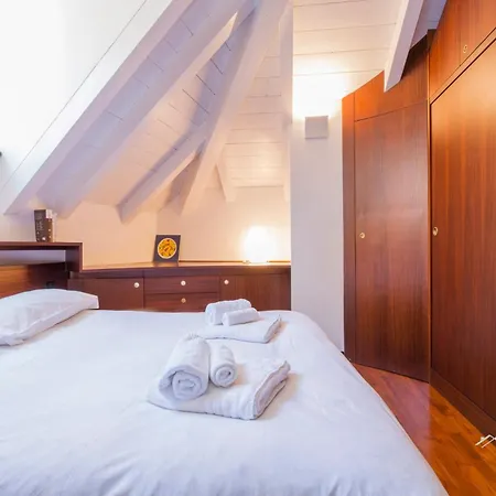 Aquarium 5'| 1br | A/c| By Tilo