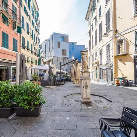 Aquarium 5'| 1br | A/c| By Tilo *